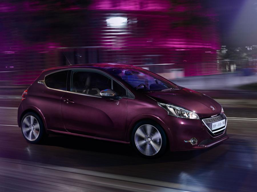  Peugeot 208 XY Concept 2012 года  (фото 6 из 24)